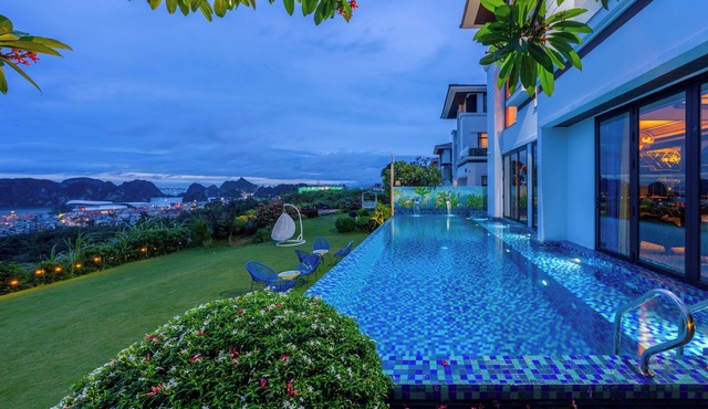 Indochine‑Style Private Pool Villa Full Bay View |5 BR | Karaoke Billiards