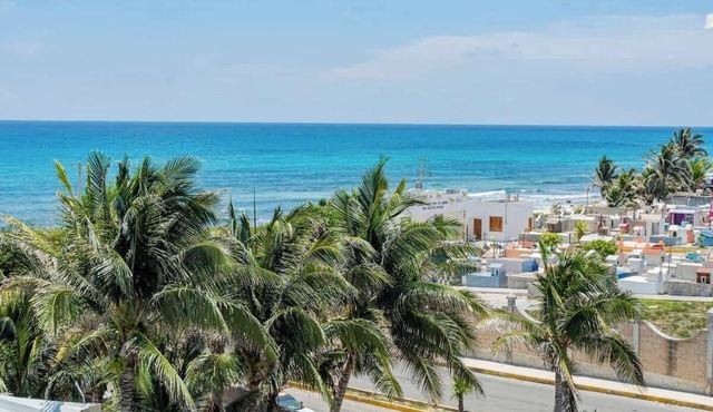 Isla Mujeres Studio: Sea Views, AC & Kitchen