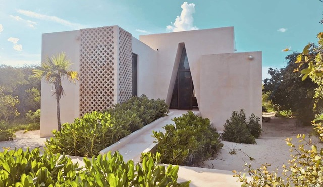 KatNap Sisal : Solar-powered Beachfront Retreat