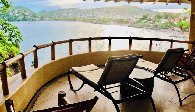 KauKan Luxury 2 BR Condo on the Beach