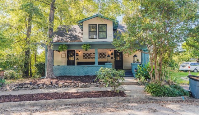 King bed open floorplan in heart of Bham