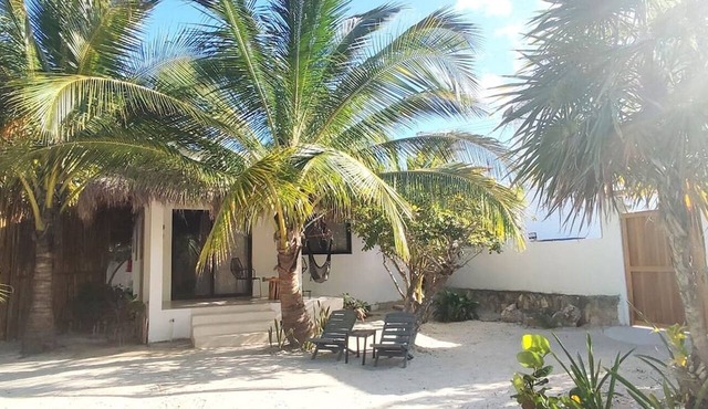 Kitchen, Starlink, Smart TV, Beach 1 block,