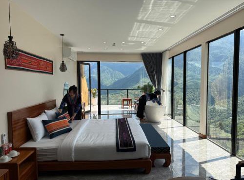 Lá Đỏ Homestay & Coffee