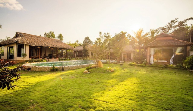 Lá Retreat