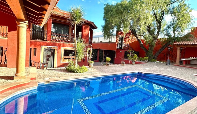 LA CASA ROJA