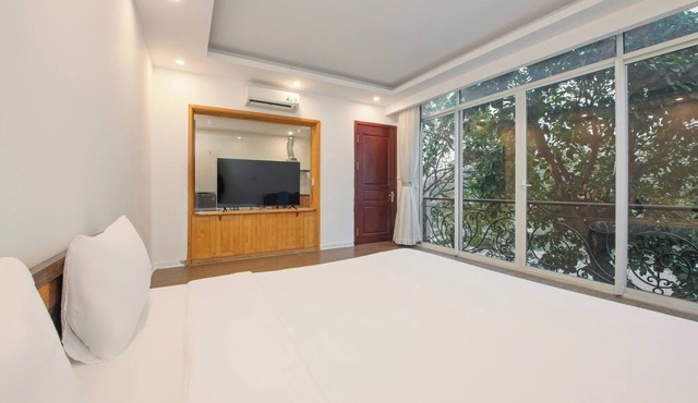 Lakeside House - Hanoi