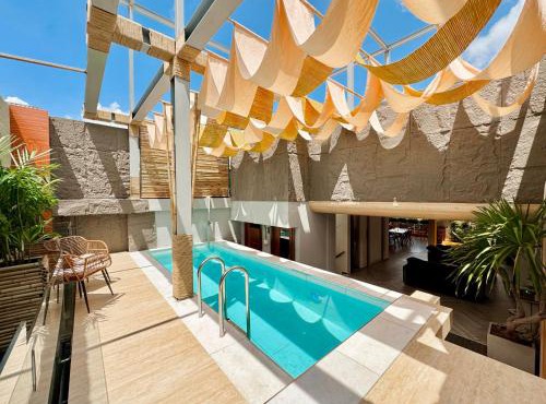 Lakeview Park Villas - Each Duplex with Private Pool