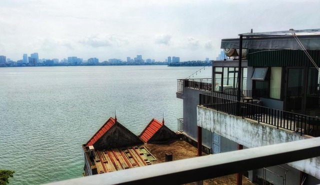 LAKEVIEW-Tay Ho by A