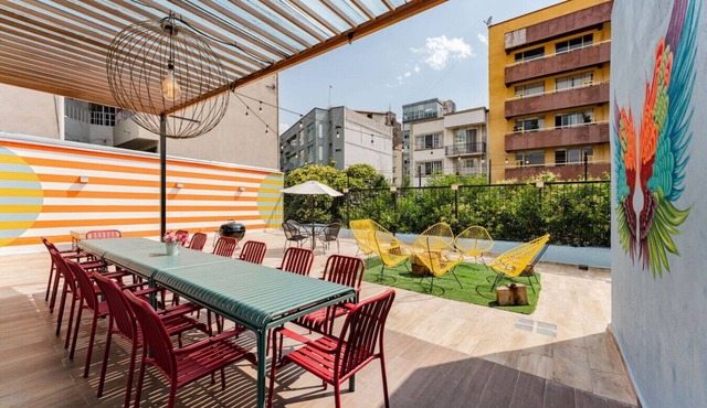 Large Group-Friendly Home with Stunning Rooftop