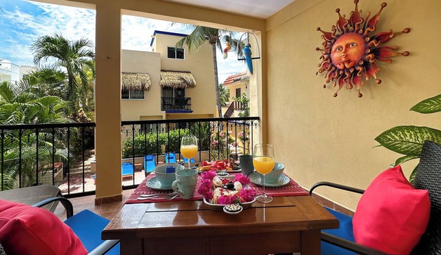 Large, very popular, airy apartment with kitchen and shaded private balcony