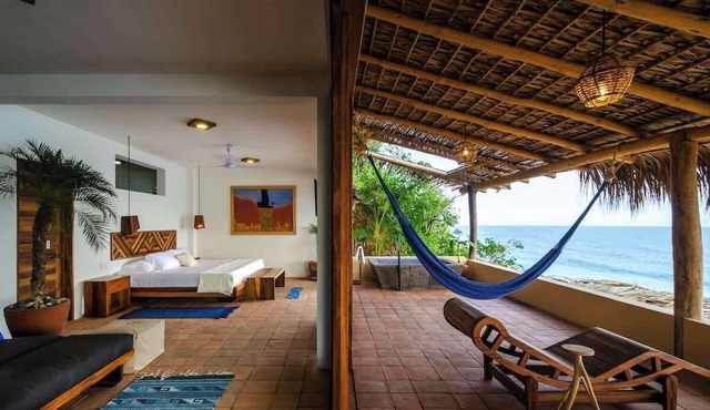 Lazuli Mar - Beachfront Loft