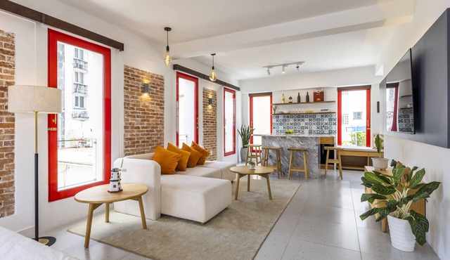 Leiden Homestay & Cafe