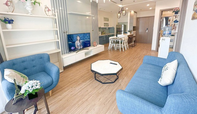 LeO Hometel - Vinhomes Metropolis Serviced Apartment at 304 Lieu Giai Ba Dinh