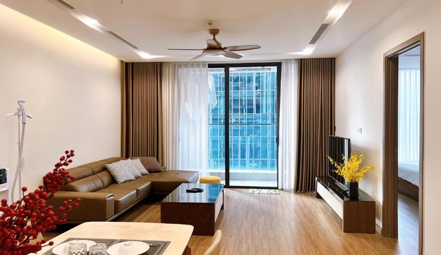 Lilyhome - Service Apartments of Vinhomes Metropolis near Lotte
