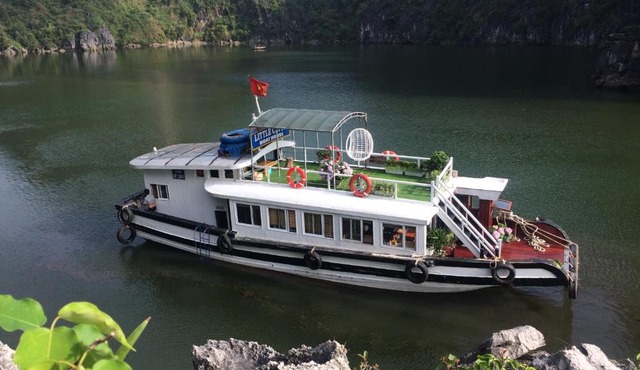 Little Cat Ba Boat House