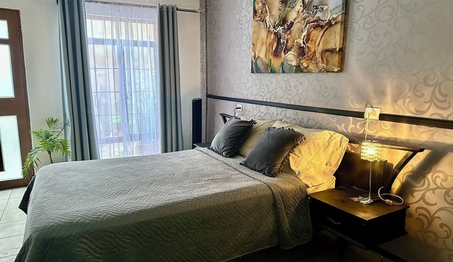 LOFT ROOM DOWNTOWN AREA AGS FNSM