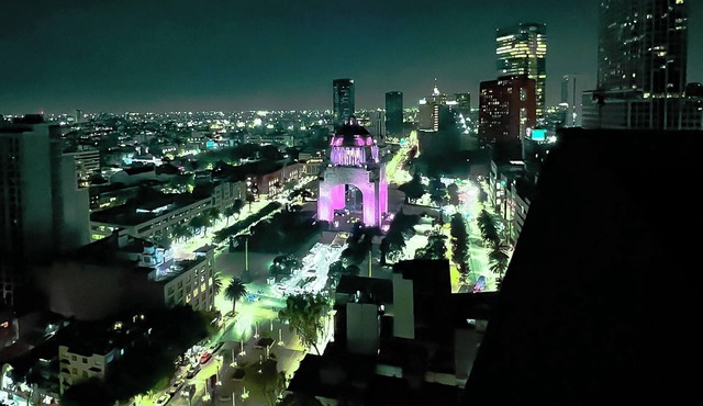 Loft with resort amenities just a few blocks from Monumento a la Revolución