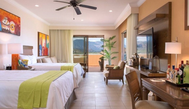 Love to Golf? Come stay at the Villa Del Palmar - Loreto! Golf, swim, or hike.