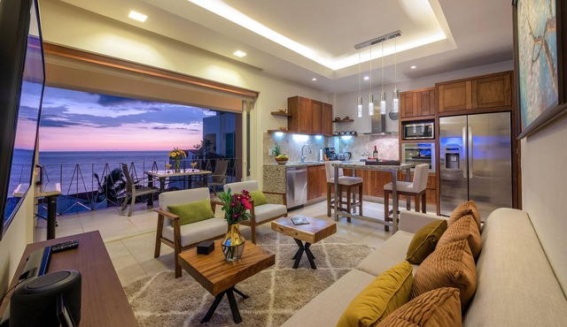 Lovely Ocean View Condo; Fully renewed!