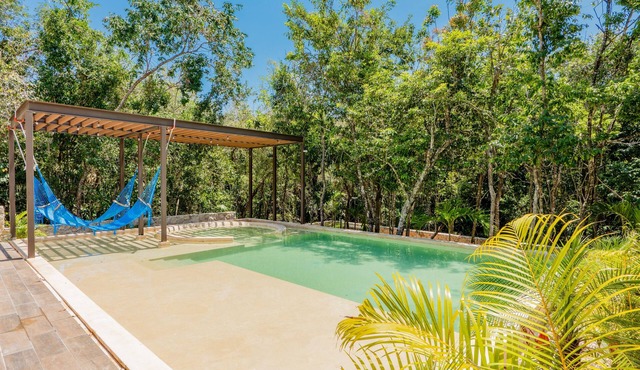 Lower level apartment with high-speed internet pool, gym, & tennis courts