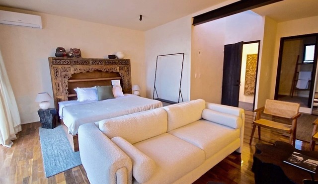 Lujosa Suite con terraza en la mejor calle de Qro.