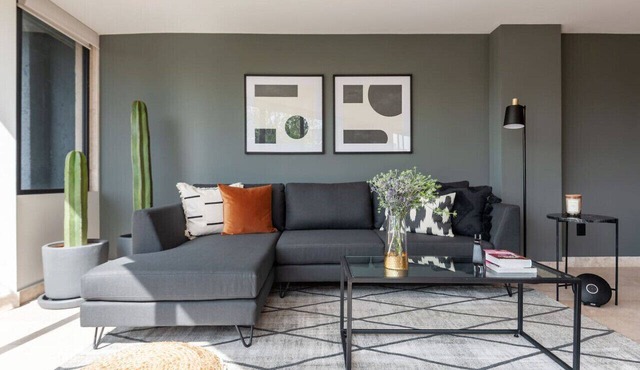 Lux 2BR Apt with balcony @The Corner Condesa