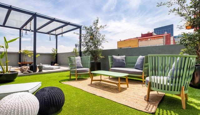 Lux 3BR Apt | 2 Cool Rooftops+FirePit+B/Center+Gym