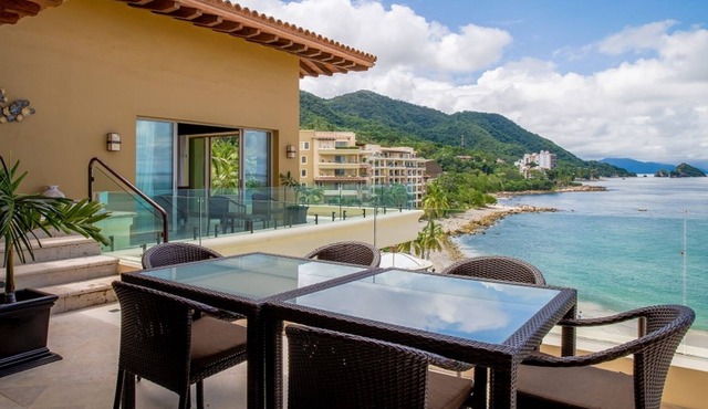 Luxurious 3-Bedroom Beach Penthouse