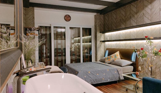 Luxurious Chinatown Hideaway