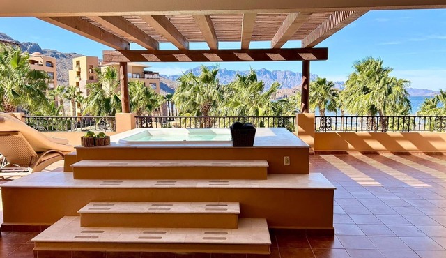 Luxurious ocean front 2 bedroom suite with spectacular views