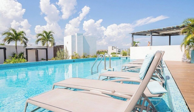 Luxury 1BR with Stunning Poolside Terrace