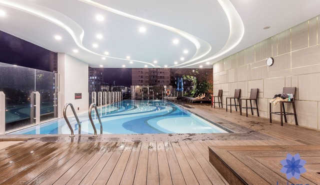 Luxury 2Brs Apt, Free Gym & Pool, 2km from Tan Son Nhat Airport