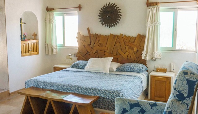 Luxury 4-bedroom house with Private Pool, WiFi, AC in Barra de Navidad, Jalisco