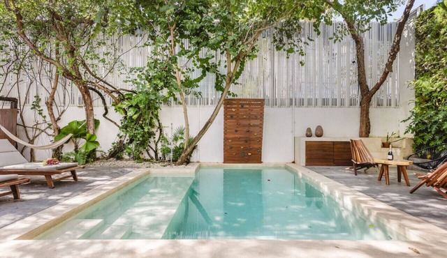 Luxury 4B Villa · Private Pool & Top Location