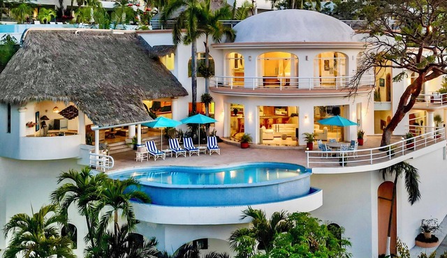LUXURY 5 STAR 7200 SQ FT VILLA WITH PREMIER LOCATION TO BEACH AND TOWN