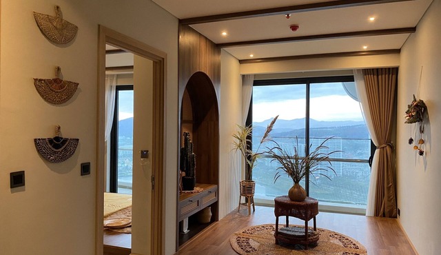 Luxury apartment with view of Ha Long bay - 5 min from the beach