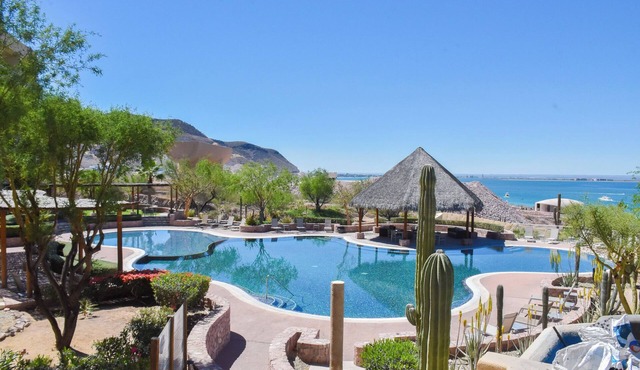 Luxury condo in Vistamar Puerta Cortes with access to beach clubs