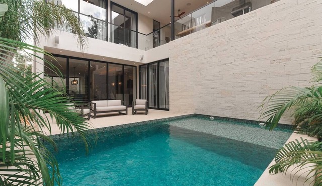 Luxury custom built home in private gated community. Fits 10.