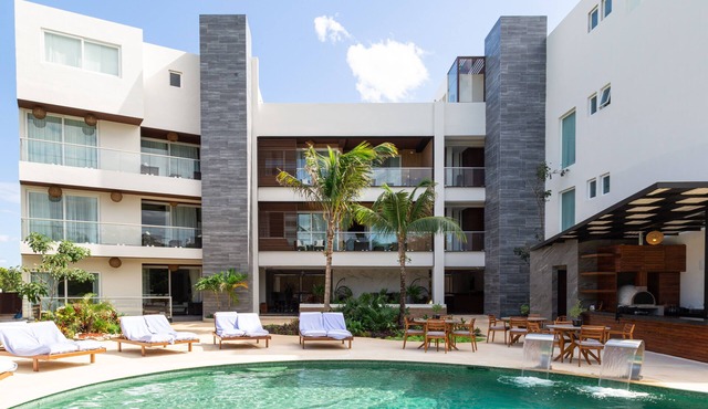 Luxury Garden Suite Pool & Jacuzzi 03AB