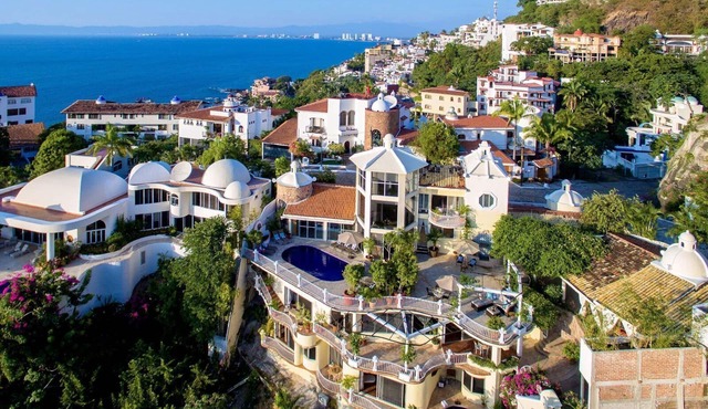 LUXURY MEXICAN VILLA