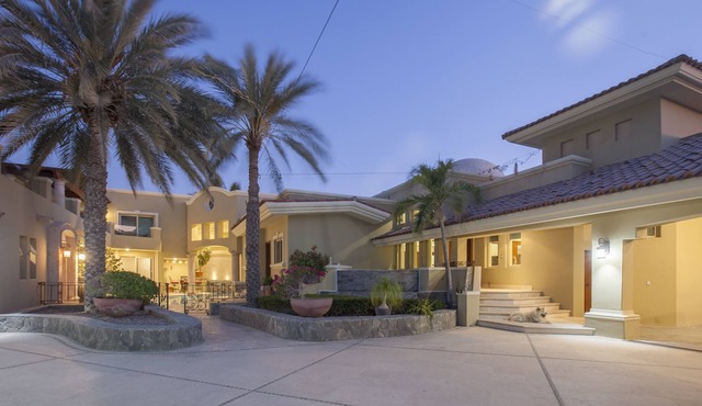 Luxury Private Pool Villa at La Paz