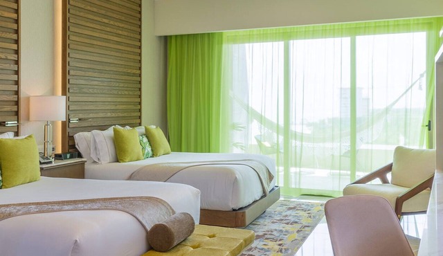 Luxury Retreat: Immerse in 2B/3B Suite at Garza Blanca