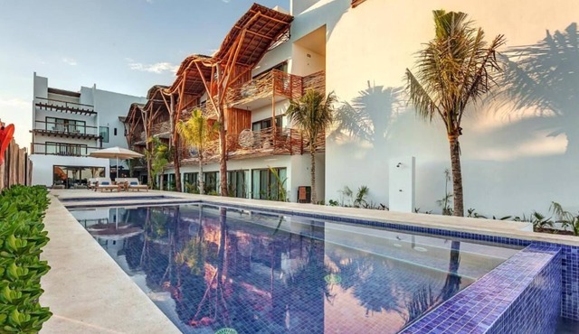 Luxury Retreat in Holbox Paradise! Direct Pool Access, Walk to Beach!