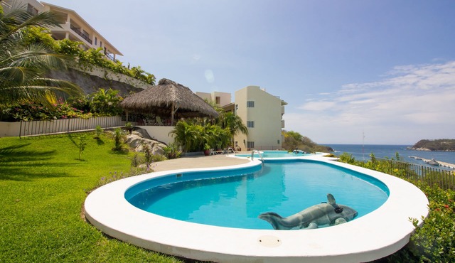 Luxury Spacious Condo with Gorgeous Ocean & Marina Views