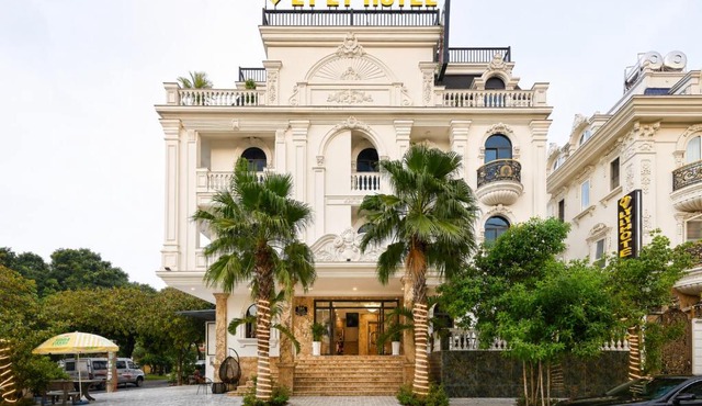 Ly Ly Luxury Hotel