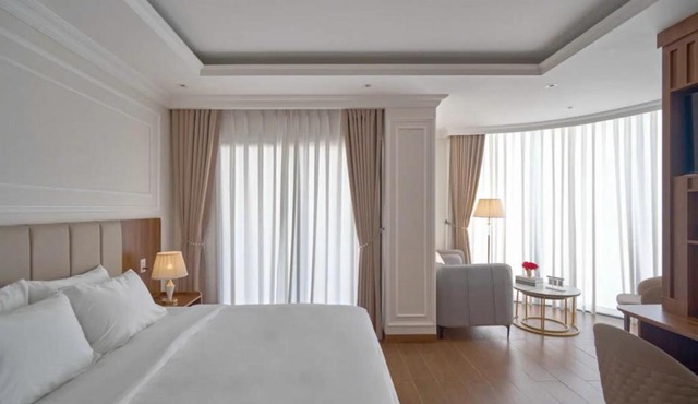 Lyns Hotel
