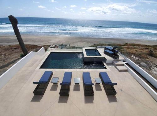 Majestic Beachfront Hideaway