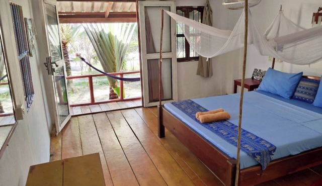 Mangrive bungalows in wonderful Koh rongsamloem island saracen bay