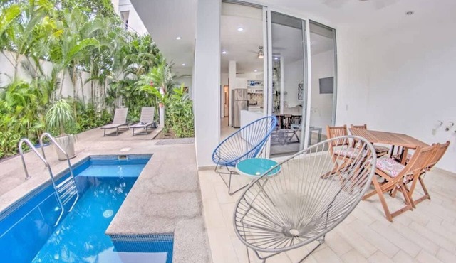 Maravilla 1A: Golden Zone 1BR - 2 Blocks to Beach