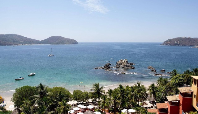 March Break Mexico Getaway 2 Bedroom Beach front Vacation Home Sleeps 6